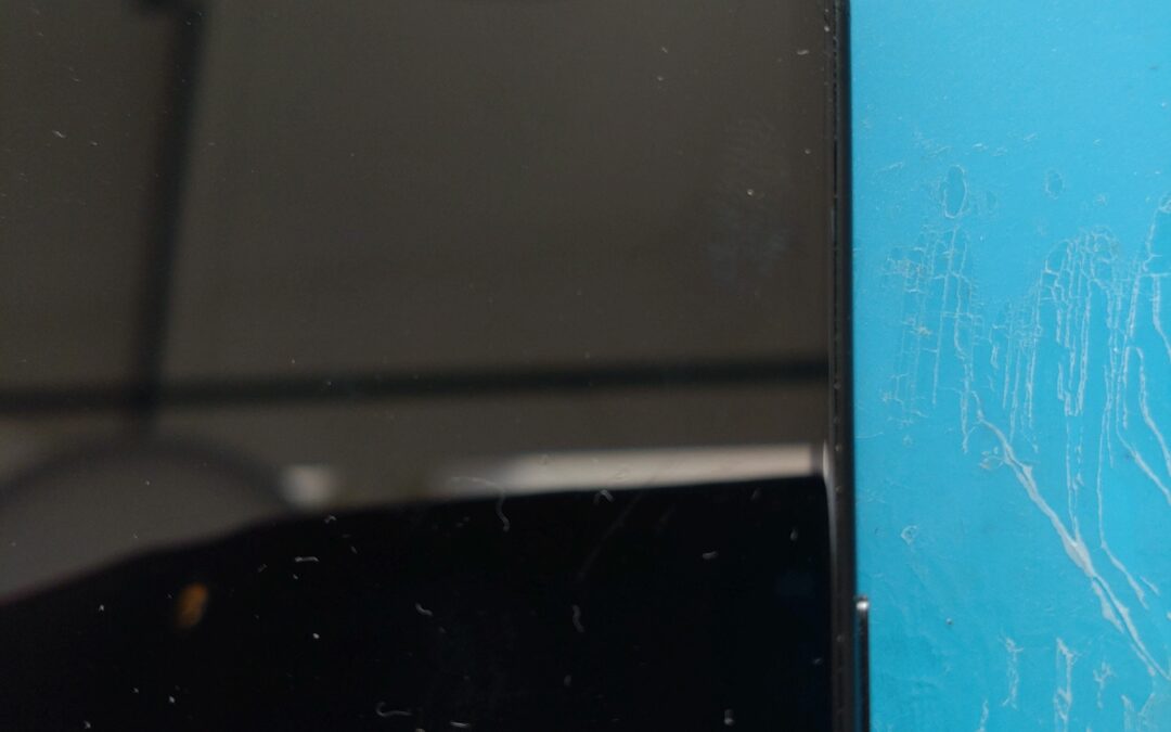 【Appleのスマホ iPhone 16 の割れた画面修理しました！】