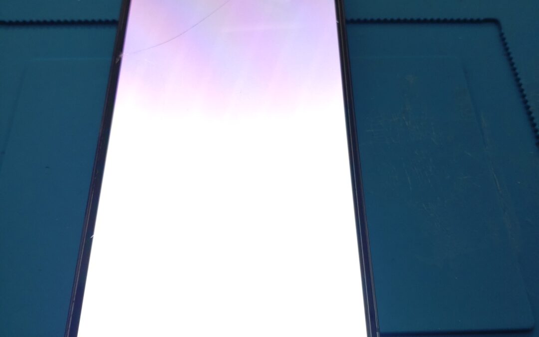 【画面が真っ白になってしまったiPhone１３ProMaxの画面修理しました！】