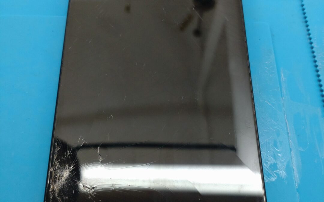 【左下画面が割れてしまったiPhone 16Plus の画面修理しました！】