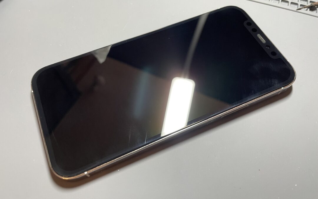 iPhone 12 Pro 画面交換のご依頼をいただきました！