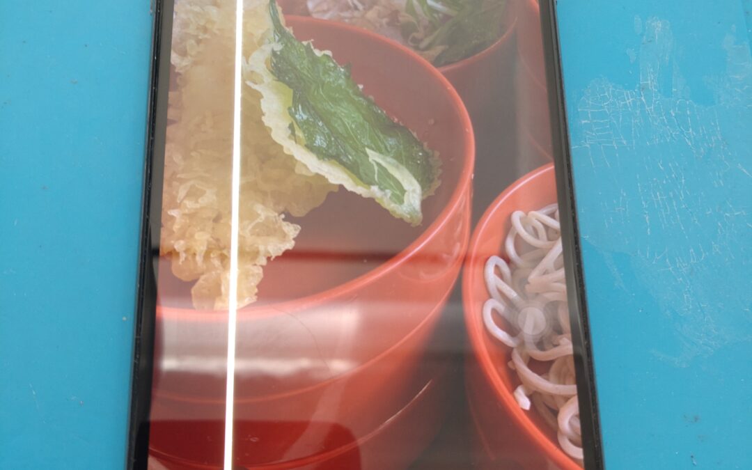 【画面の左側に１本の白い線が入ってしまったiPhone XsMaxの修理しました！】